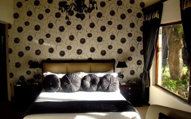 Lourie Lodge