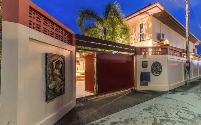 3BR Villa Pool Garden Near Beach V225