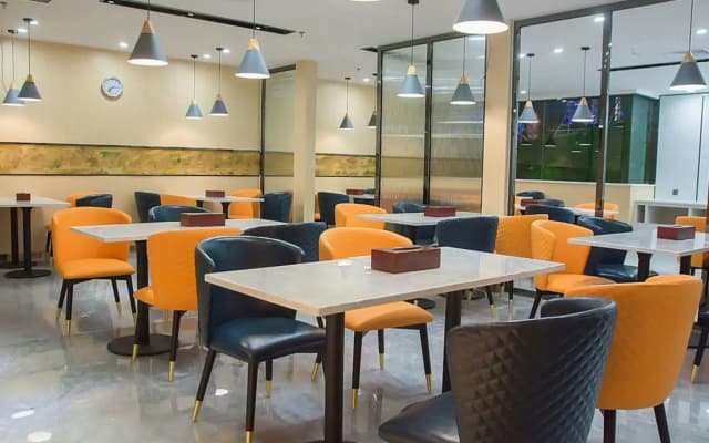 Xingyue Electric Sports Hotel (Dongguan Changping Baihua Times Square Branch)