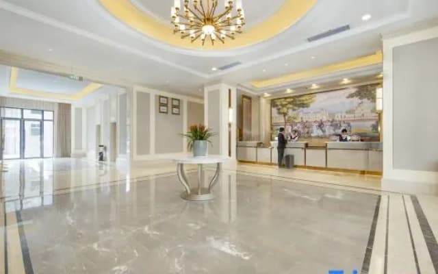 Vienna Hotel (Jiuzhaigou Xiangyunli)