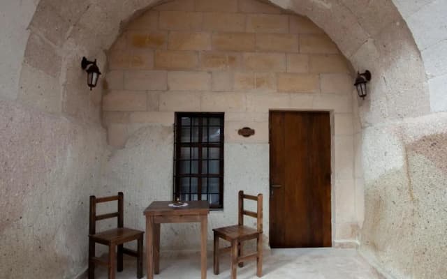 Narcissos Cave Hotel