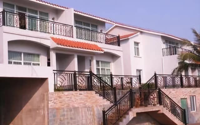 Xuwen Yushuiwan Hot Spring Hotel