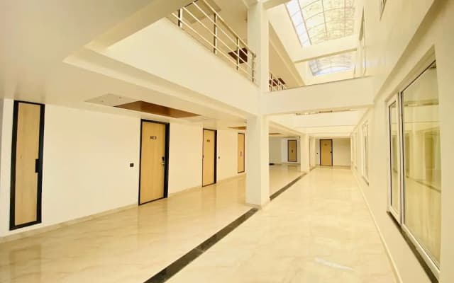 Hotel Holiday Grand Near Expo Mart