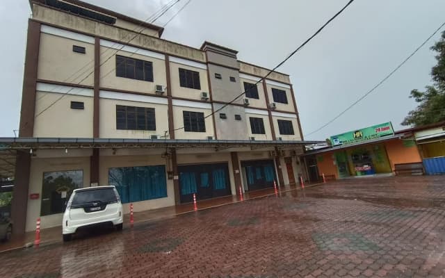 OYO 90868 Oba Hotel
