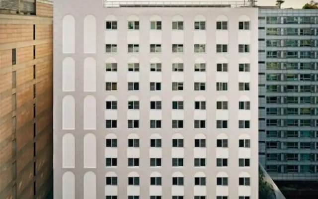 The Connoisseur Residence Hotel