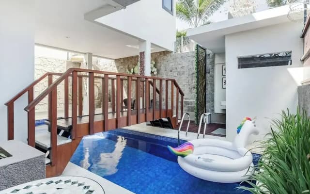 Saka Luxury Villa
