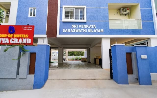 Fabhotel Navya Grand
