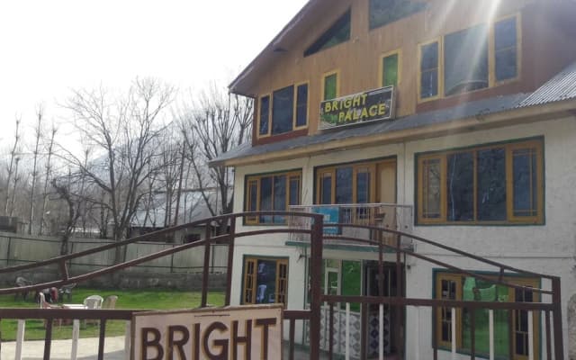 Hotel Bright Palace