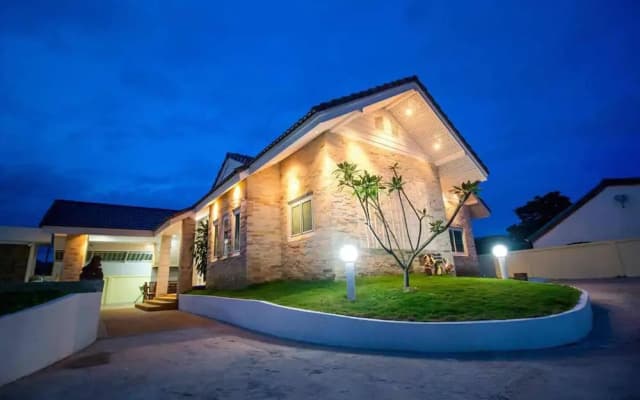 Baan Khaonoi Pool Villa