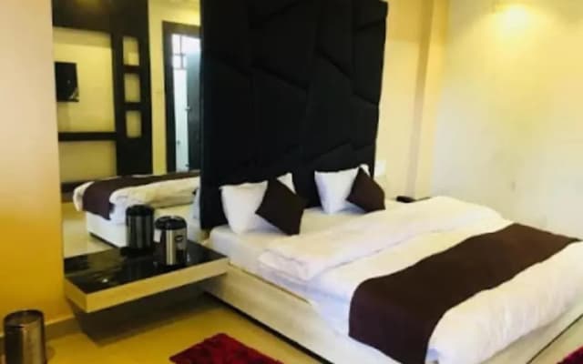 Khalsa Lake View Resort