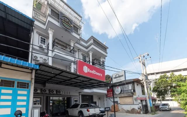 RedDoorz Near Stasiun Pematangsiantar