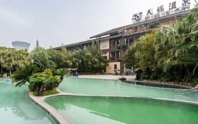 Sichuan Tianci Jianmenguan Hot Spring Resort Hotel
