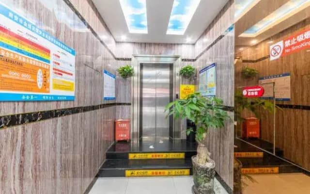 Huating Hotel (Fengzhou)