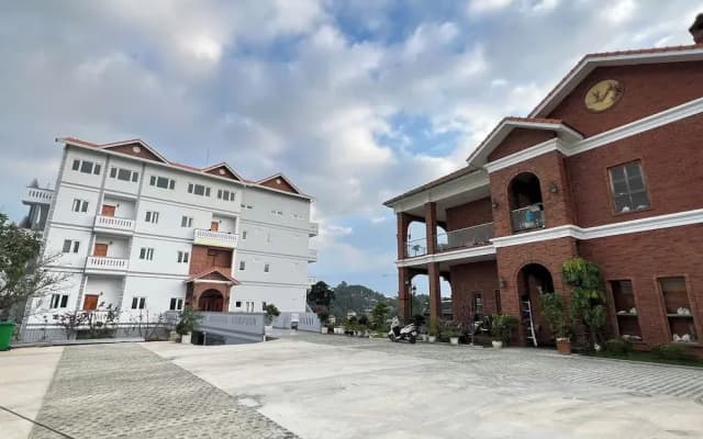 CandlePine Suites