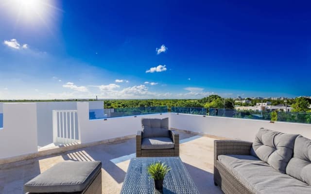New Modern 2-lvl Punta Cana Villa in Gated Community With Private Pool Rooftop Jacuzzi