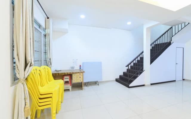 Super OYO 90579 U Inn