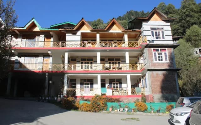 Apple Field House - Hotel in Old Manali