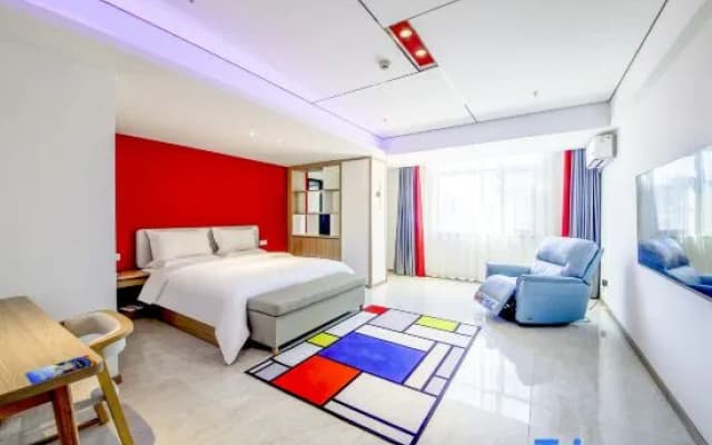 Yuncheng Tomato Hotel (Nanfeng Plaza Municipal Government Store)