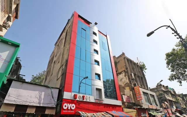 OYO 11637 Hotel Novelty