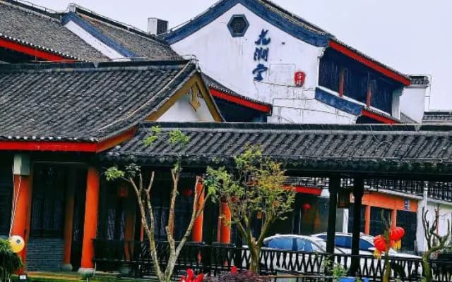 Huajian Boutique Homestay (Nanjing Gaochun Old Street Store)