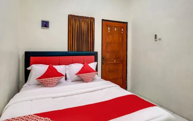 Graha Hsc Syariah by OYO Rooms