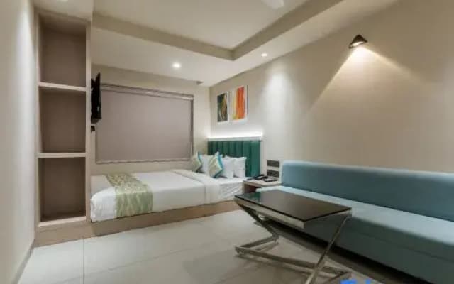 Hotel Redvibe-A Unit of RVS Groups