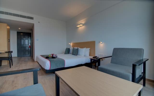 OYO 3036 Hotel Lords Inn Regency