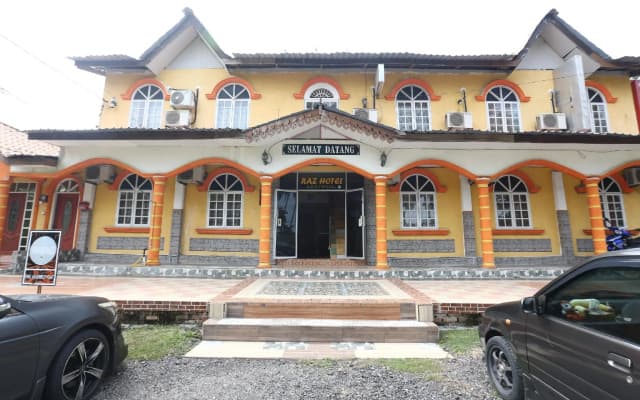 OYO 89819 Raz Hotel Kelulut