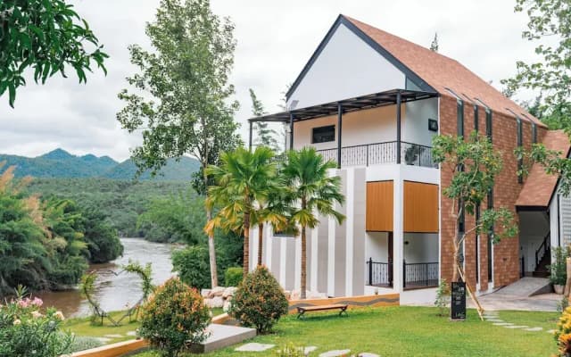 VeeVaree Riverkwai Resort