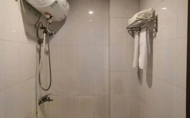 Zhenghong Hostel