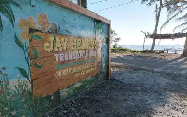 Family Barkada room A Jay Henry Transient house, Pagudpud ,BLUE LAGOON BEACH