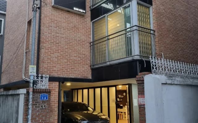 The Blossom Yeonnam Guesthouse