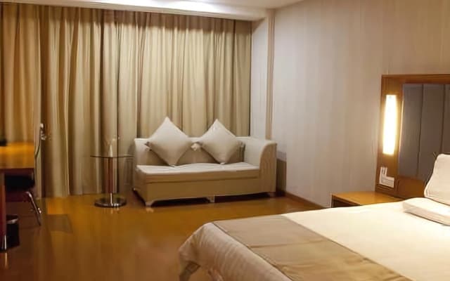 Nanrong Quanji Hotel