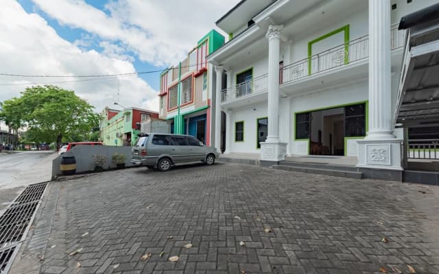 Urbanview Hotel 99 Syariah Banjarbaru by RedDoorz
