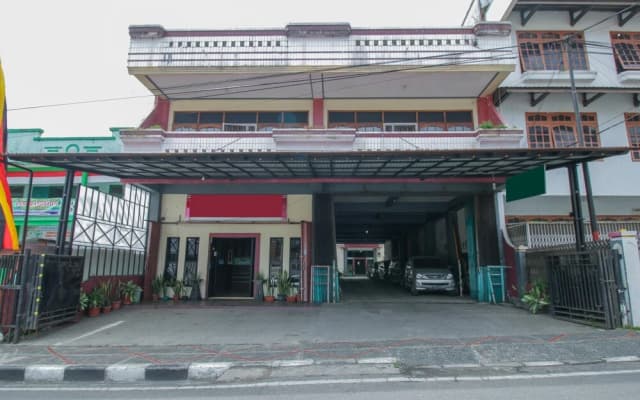 Airy Jam Gadang Ahmad Karim 12 Bukittinggi