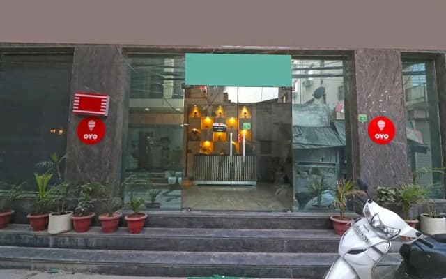 Hotel Era Residency