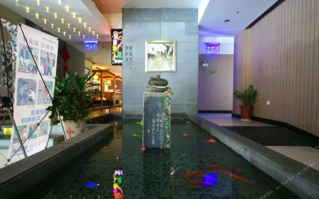 Nanning Wanjian Hotel (Jinhu Square Langxi Subway Station)
