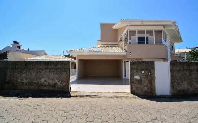 Casa com Piscina Morro das Pedras