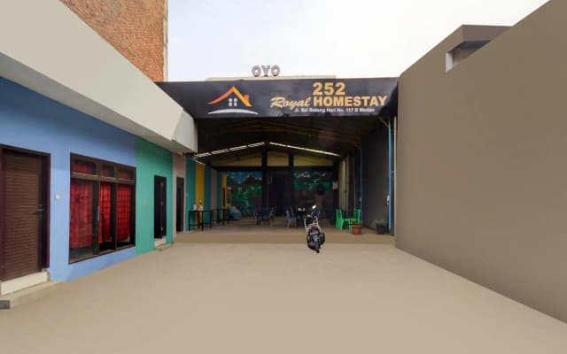 Hotel O 252 Homestay