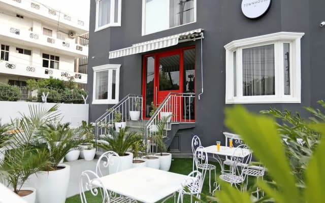 OYO Flagship HUDA City Centre