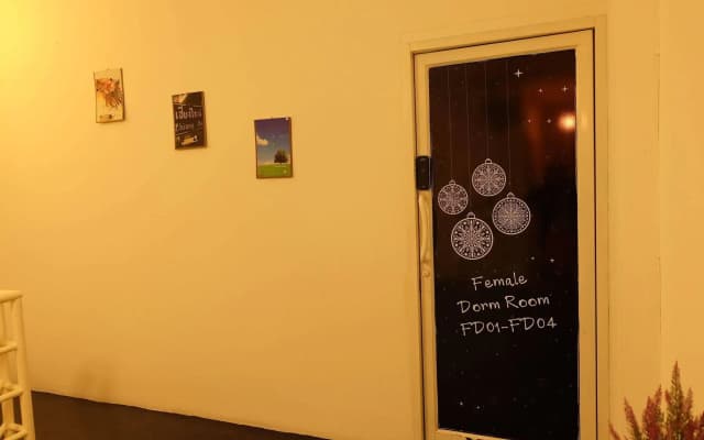 Finlay House - Hostel