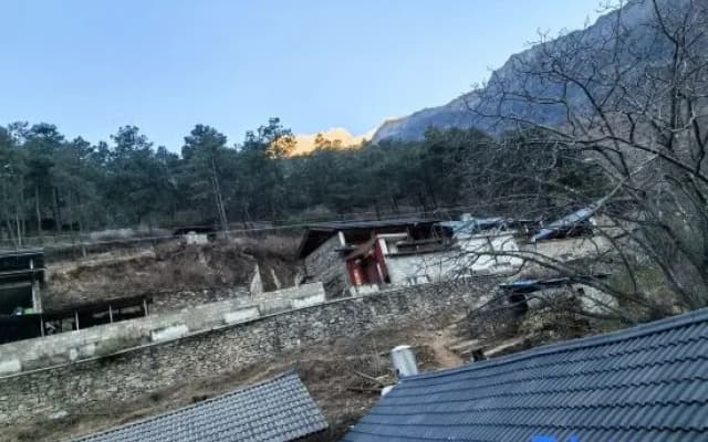 Shangri-La Tiger Leaping Gorge Qiyan Guanshan Boutique Homestay