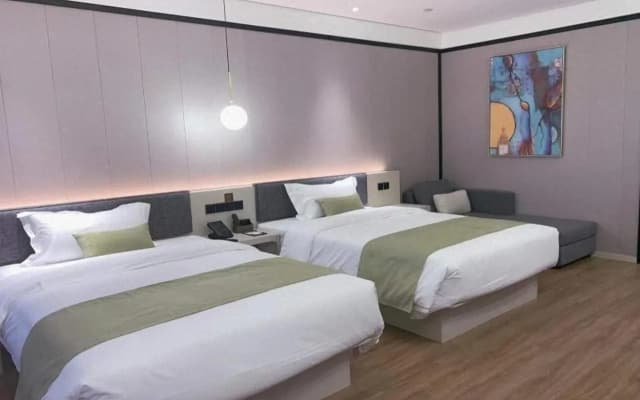 Gya Jiaxing Pinghu City Wuyue Square Shengli Road