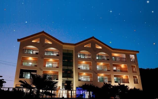 Byeonsanbando Jayjay Resort