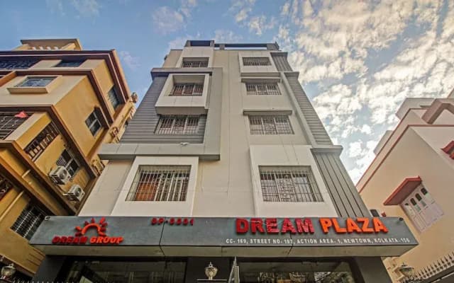 Fabhotel Dream Plaza