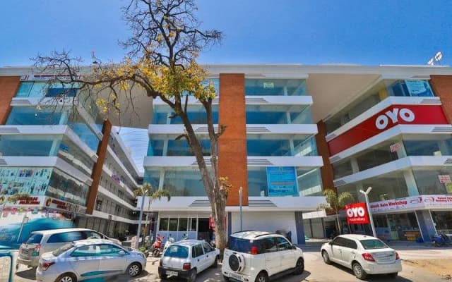 OYO 30540 Hotel Infinity