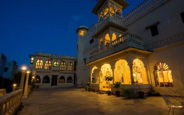 Hotel Jhalamand Garh