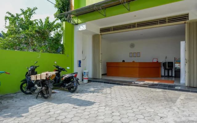 RedDoorz @ Jalan Wonosari KM.9