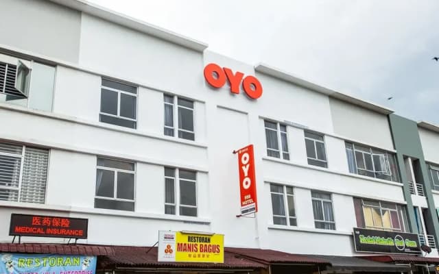 OYO 89631 988 Hotel