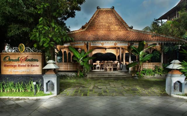 Omah Sinten Heritage Hotel & Resto